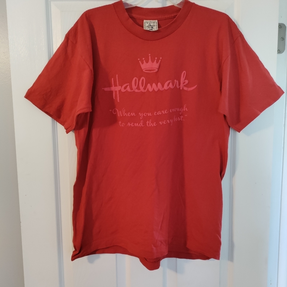 Absolute Quality Red Hallmark T-Shirt L